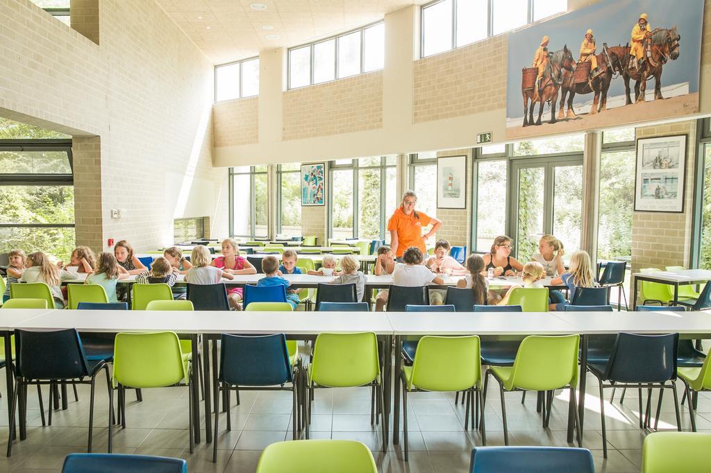Jeugdherberg De Peerdevisser Oostduinkerke Dış mekan fotoğraf